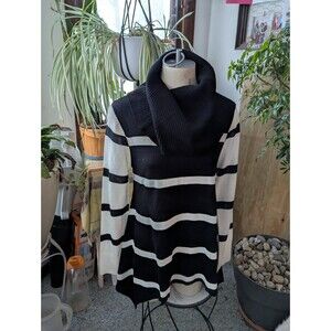 NWT I love boutique brand LS ribbed cowlneck irregular hem Tunic sweater sz sm